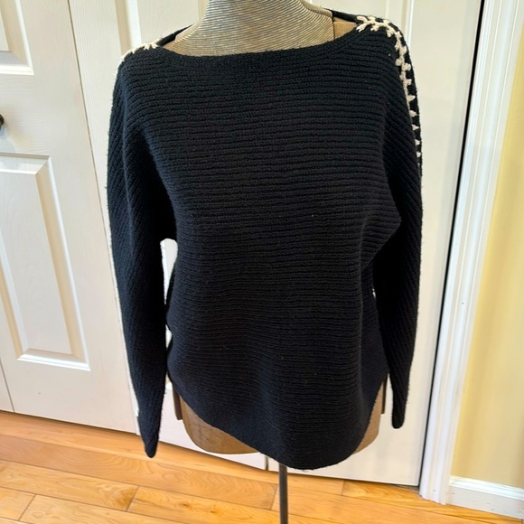 J.Jill purejill black hand embroidered crewneck long sleeve crop style sweater - Picture 2 of 8